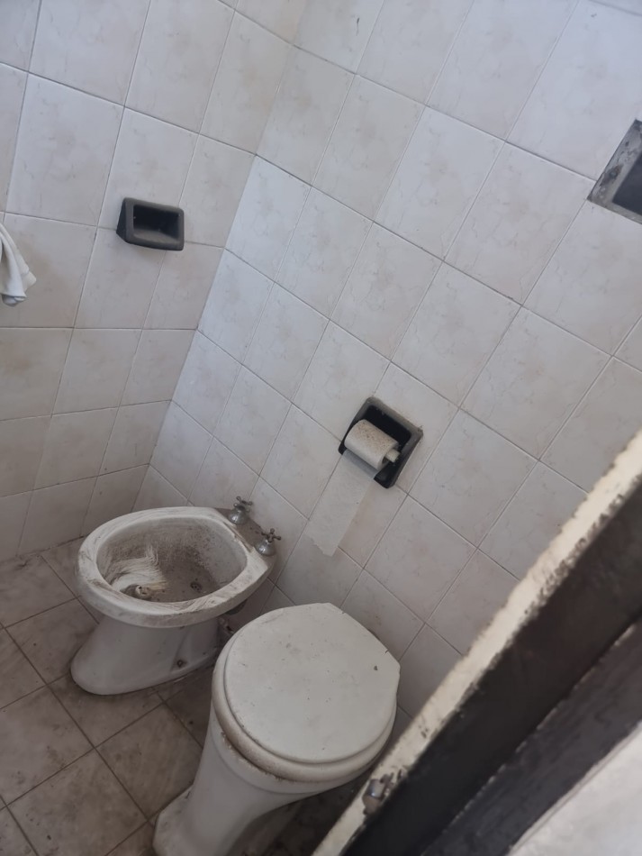 Se Vende Casa para Reciclar en Barrio Los Naranjos, OPORTUNIDAD PARA INVERSION!! " SEÑADA" 
