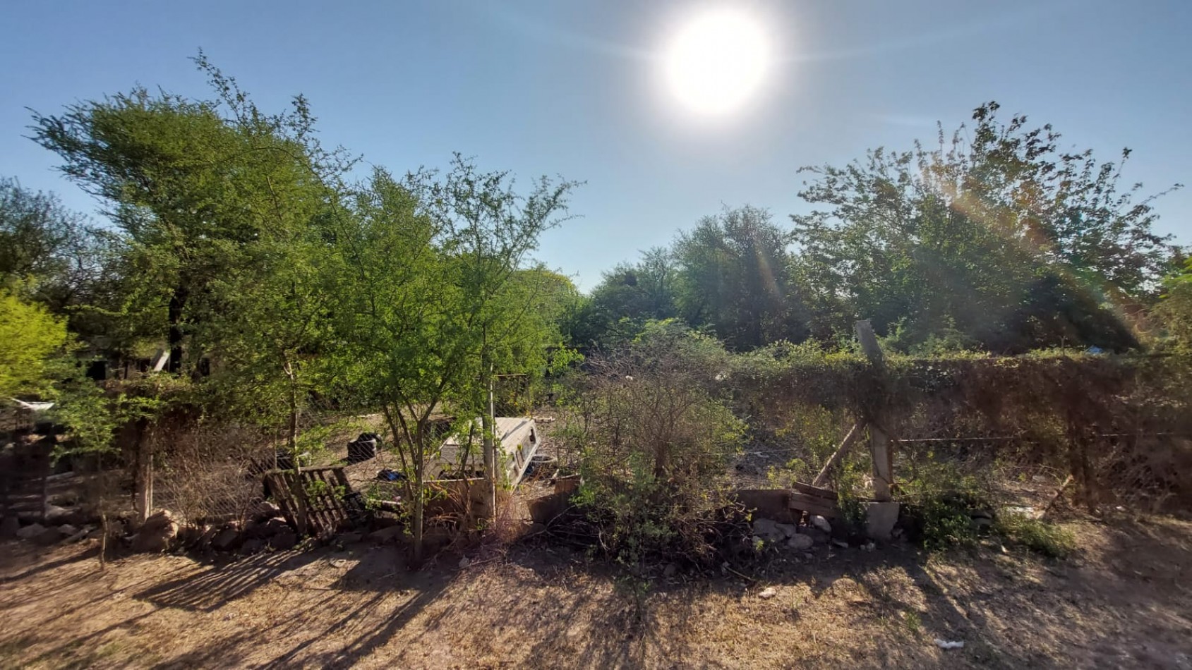 VILLA RIVERA INDARTE , ESPECTACULAR TERRENO DE 700 METROS.-  Perfecto para Familia y Emprendedores.-