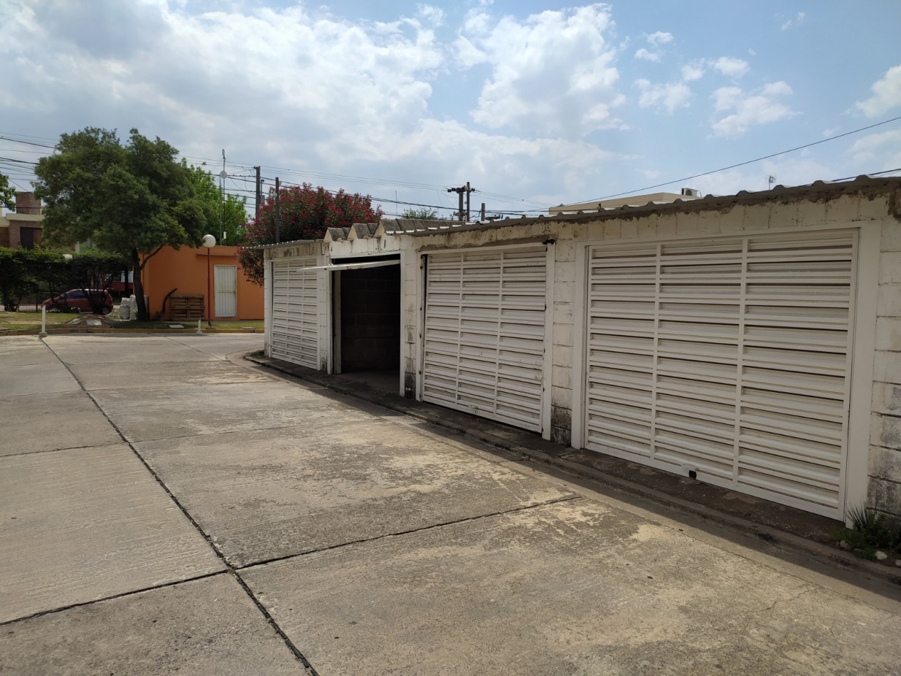SE VENDE  Departamento en Complejo Cerrado en Barrio ALBERDI