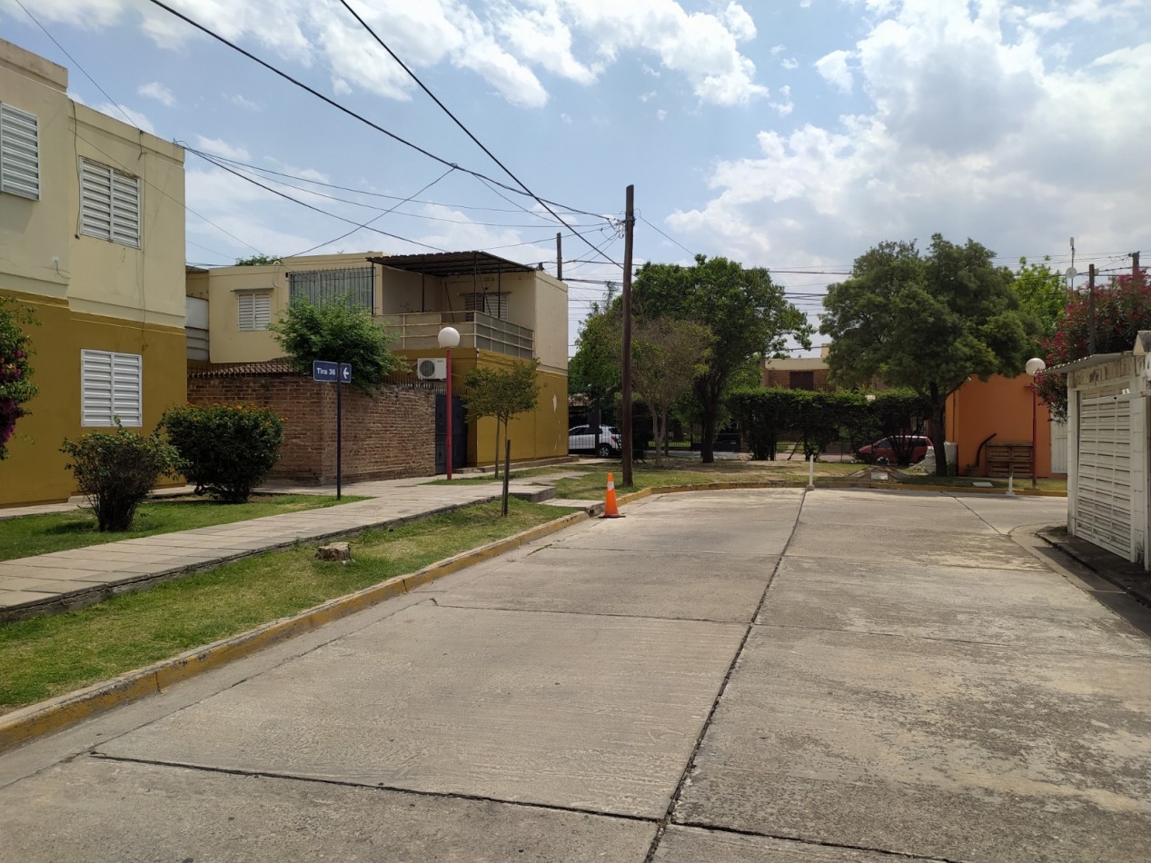 SE VENDE  Departamento en Complejo Cerrado en Barrio ALBERDI