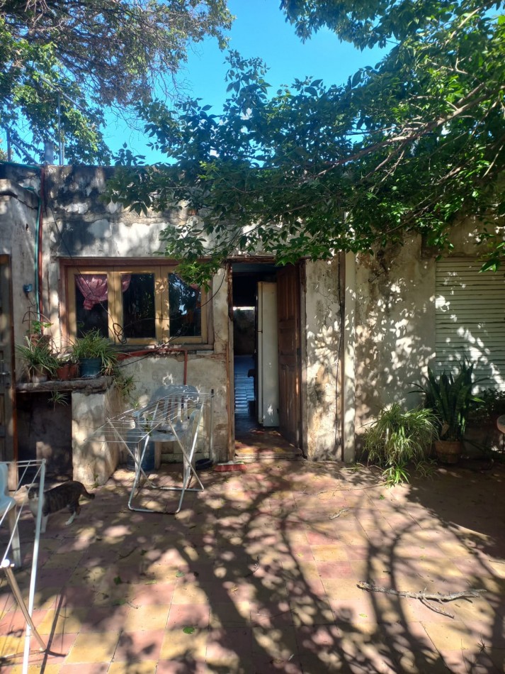 BARRIO PRIMERA JUNTA, SE VENDE CASA CON GALPON 