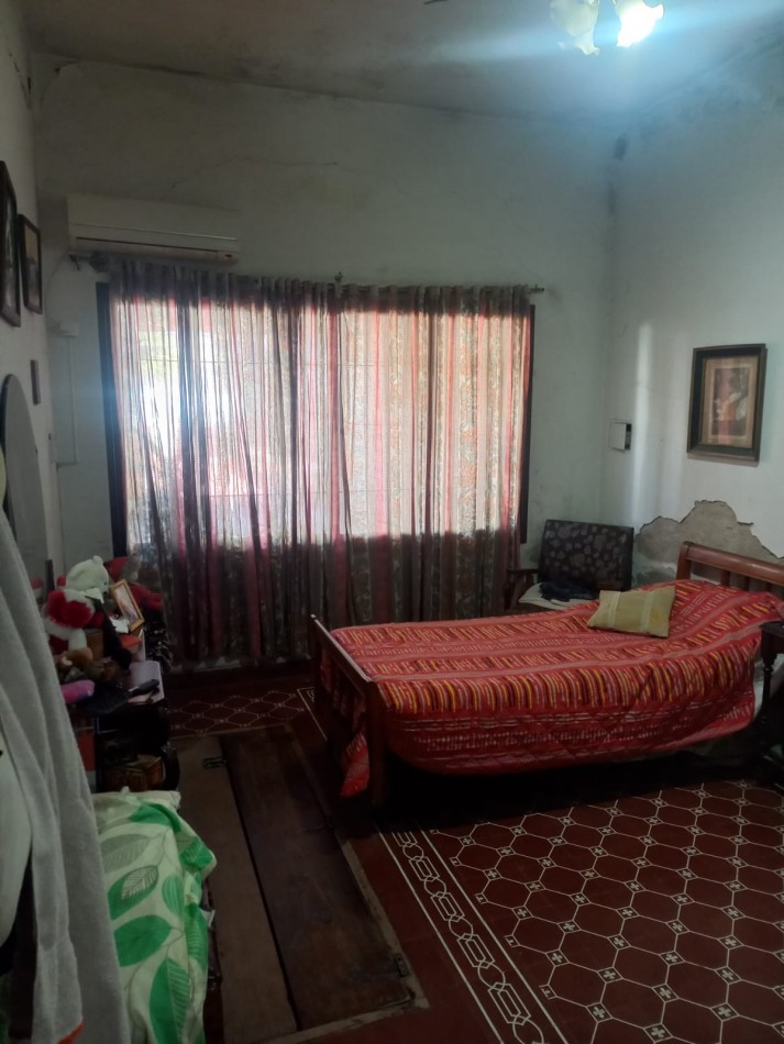 BARRIO PRIMERA JUNTA, SE VENDE CASA CON GALPON 