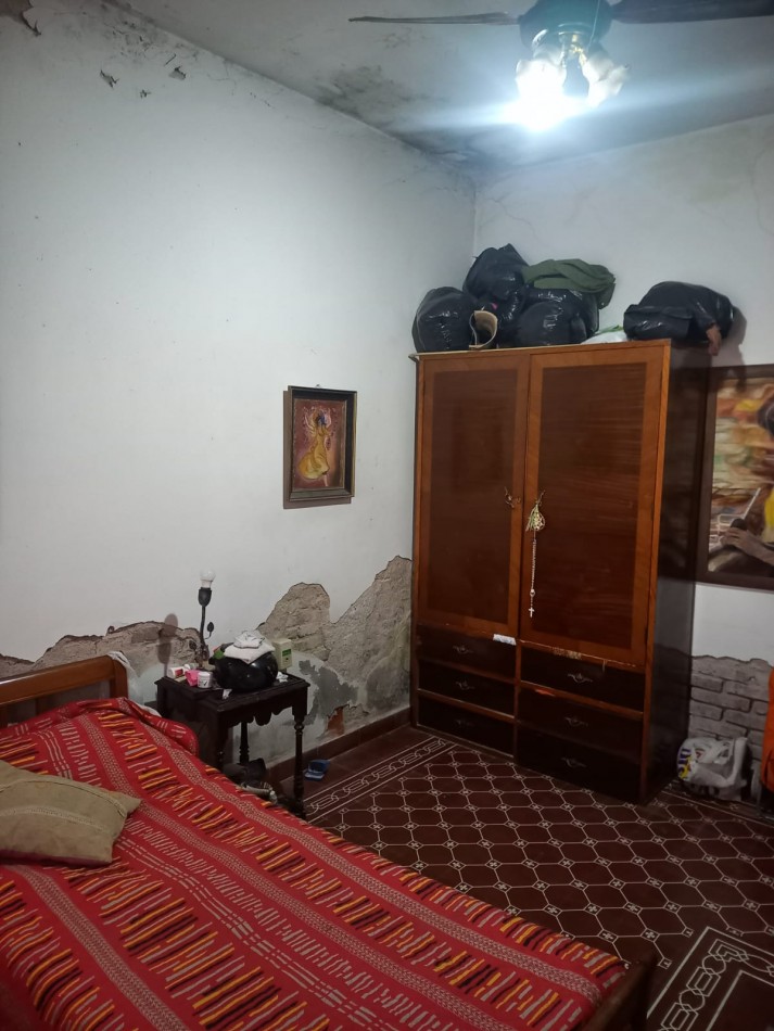 BARRIO PRIMERA JUNTA, SE VENDE CASA CON GALPON 