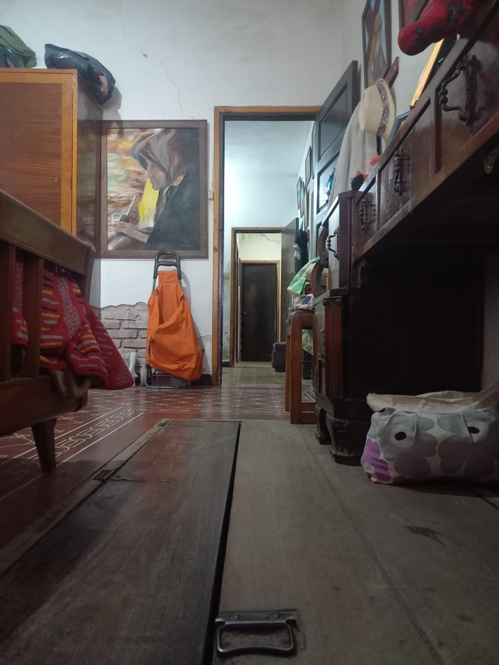 BARRIO PRIMERA JUNTA, SE VENDE CASA CON GALPON 