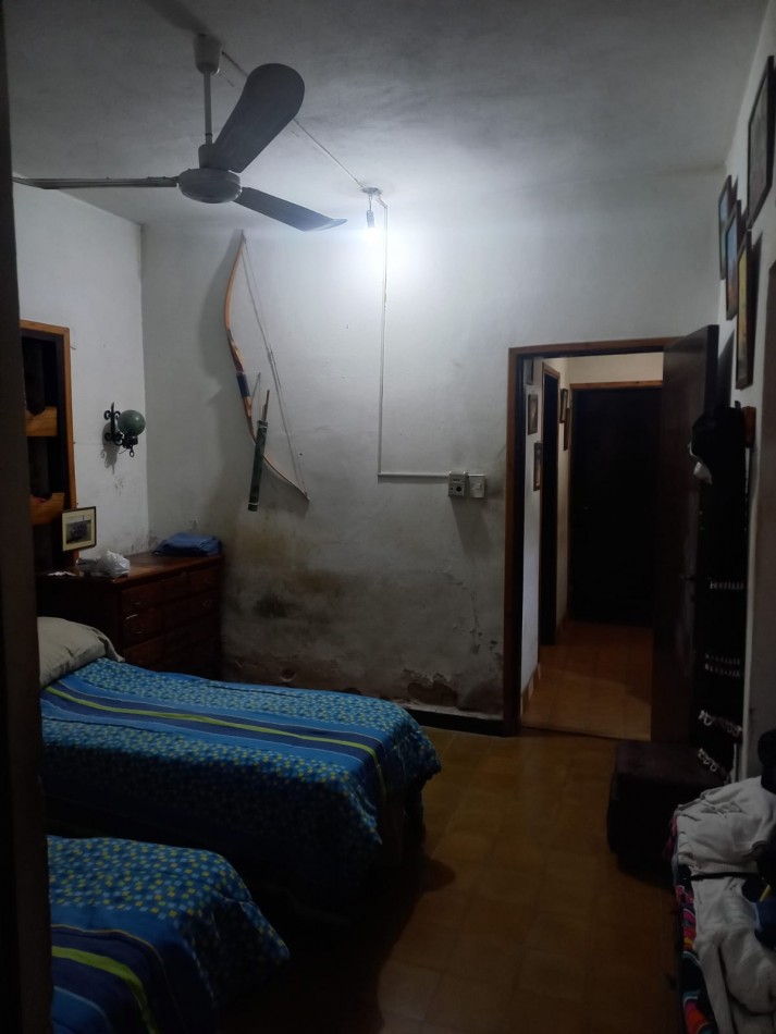 BARRIO PRIMERA JUNTA, SE VENDE CASA CON GALPON 