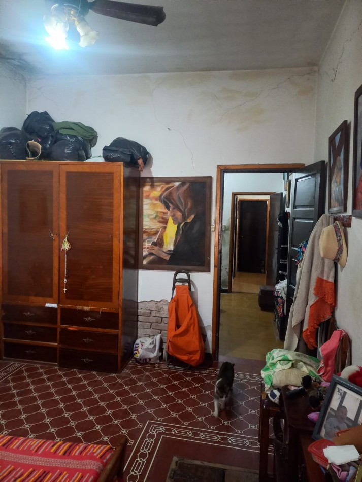 BARRIO PRIMERA JUNTA, SE VENDE CASA CON GALPON 