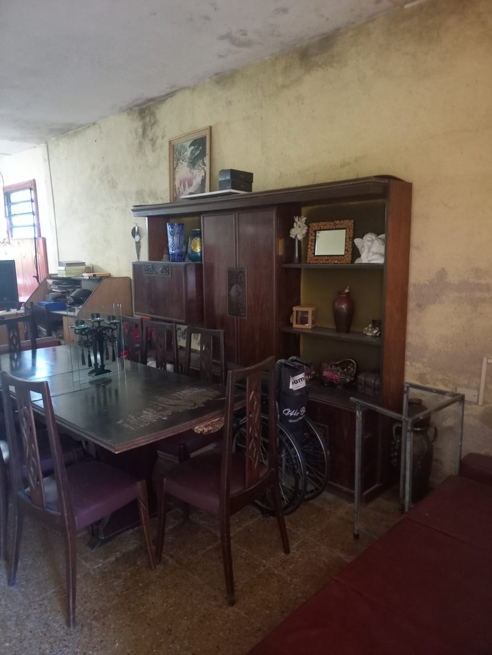 BARRIO PRIMERA JUNTA, SE VENDE CASA CON GALPON 