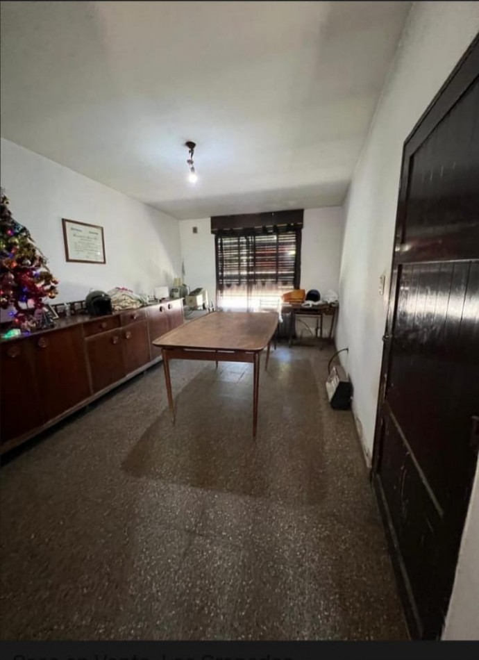 BARRIO LOS GRANADOS, SE VENDE CASA CON DEPARTAMENTO