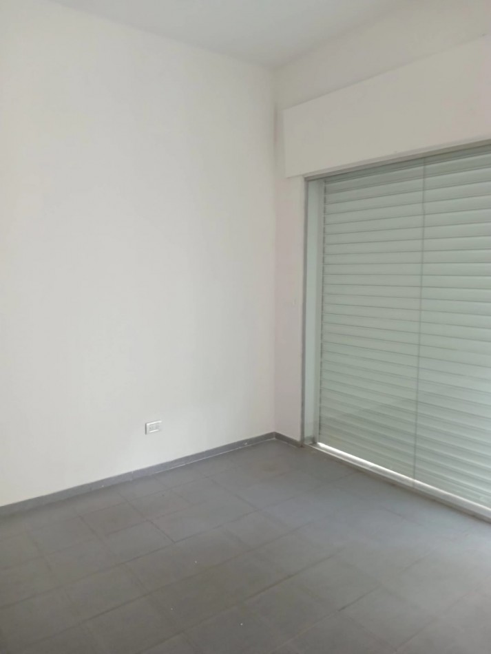  BARRIO ALTOS DE VELEZ SARSFIELD SE VENDE EXCELENTE LOCAL COMERCIAL