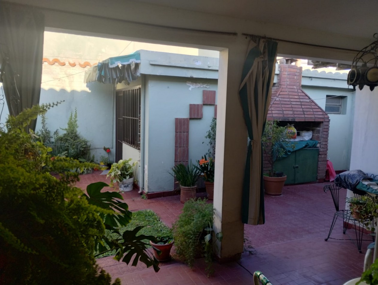 ROSEDAL, MEJOR ZONA, IMPECABLE PROPIEDAD.- 