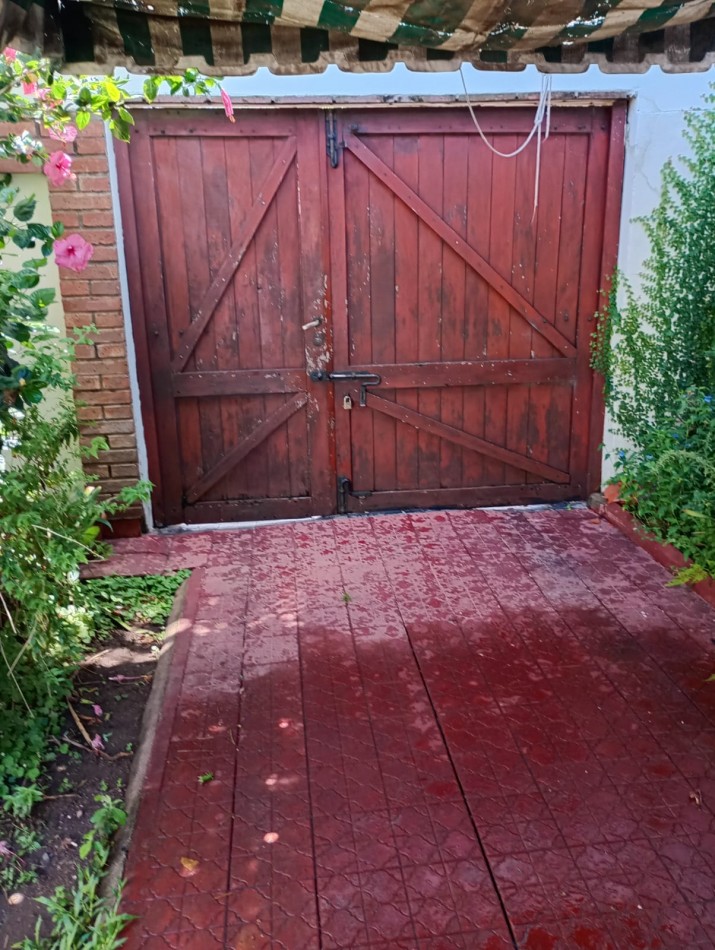 ROSEDAL, MEJOR ZONA, IMPECABLE PROPIEDAD.- 