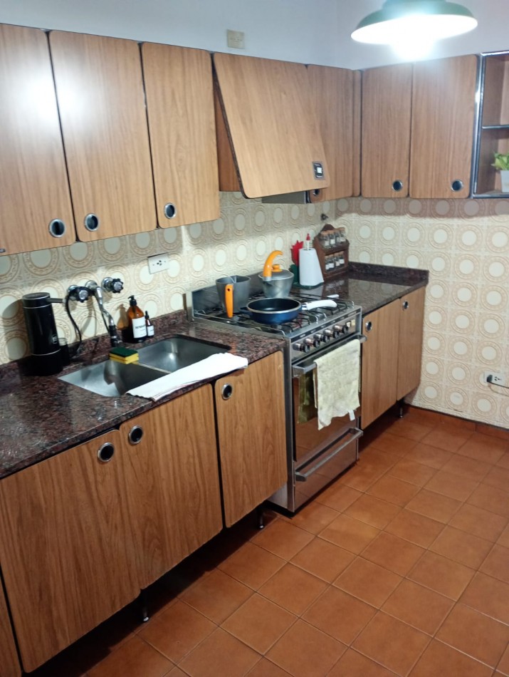 ROSEDAL, MEJOR ZONA, IMPECABLE PROPIEDAD.- 