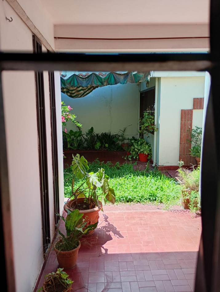 ROSEDAL, MEJOR ZONA, IMPECABLE PROPIEDAD.- 