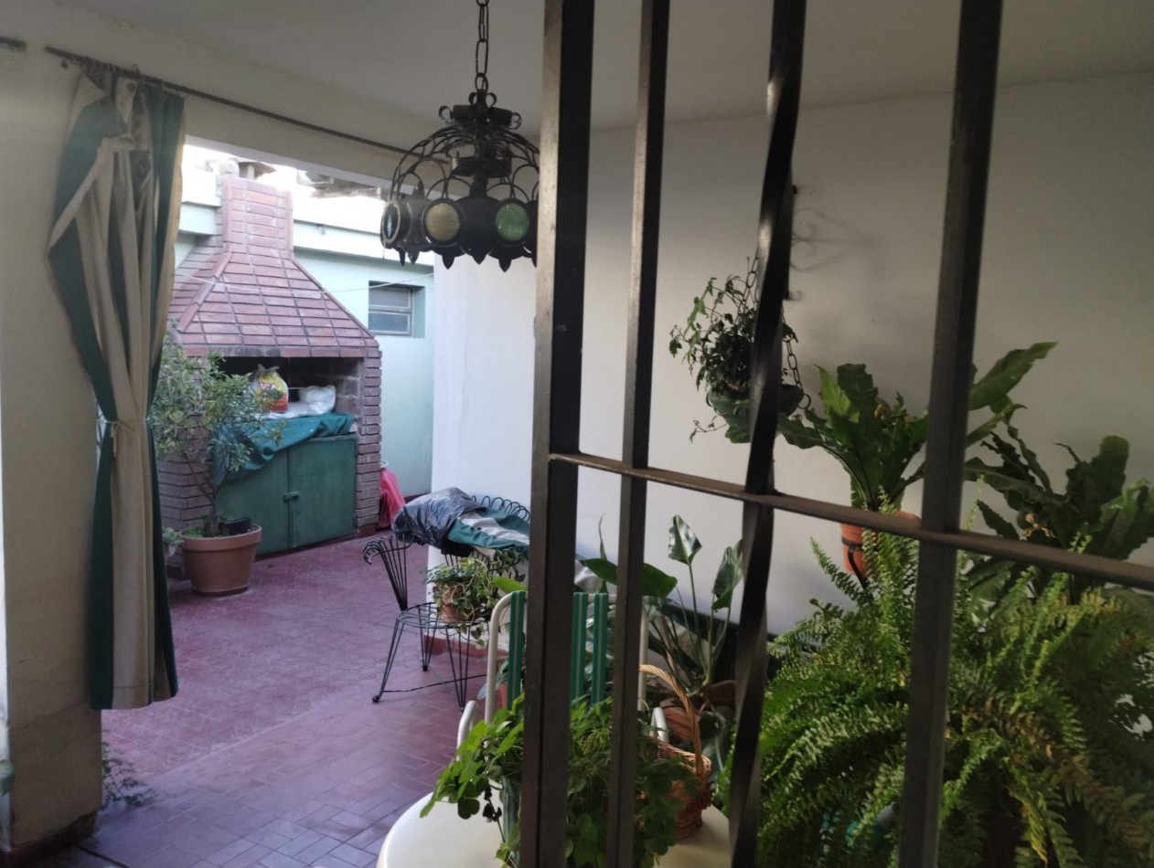 ROSEDAL, MEJOR ZONA, IMPECABLE PROPIEDAD.- 