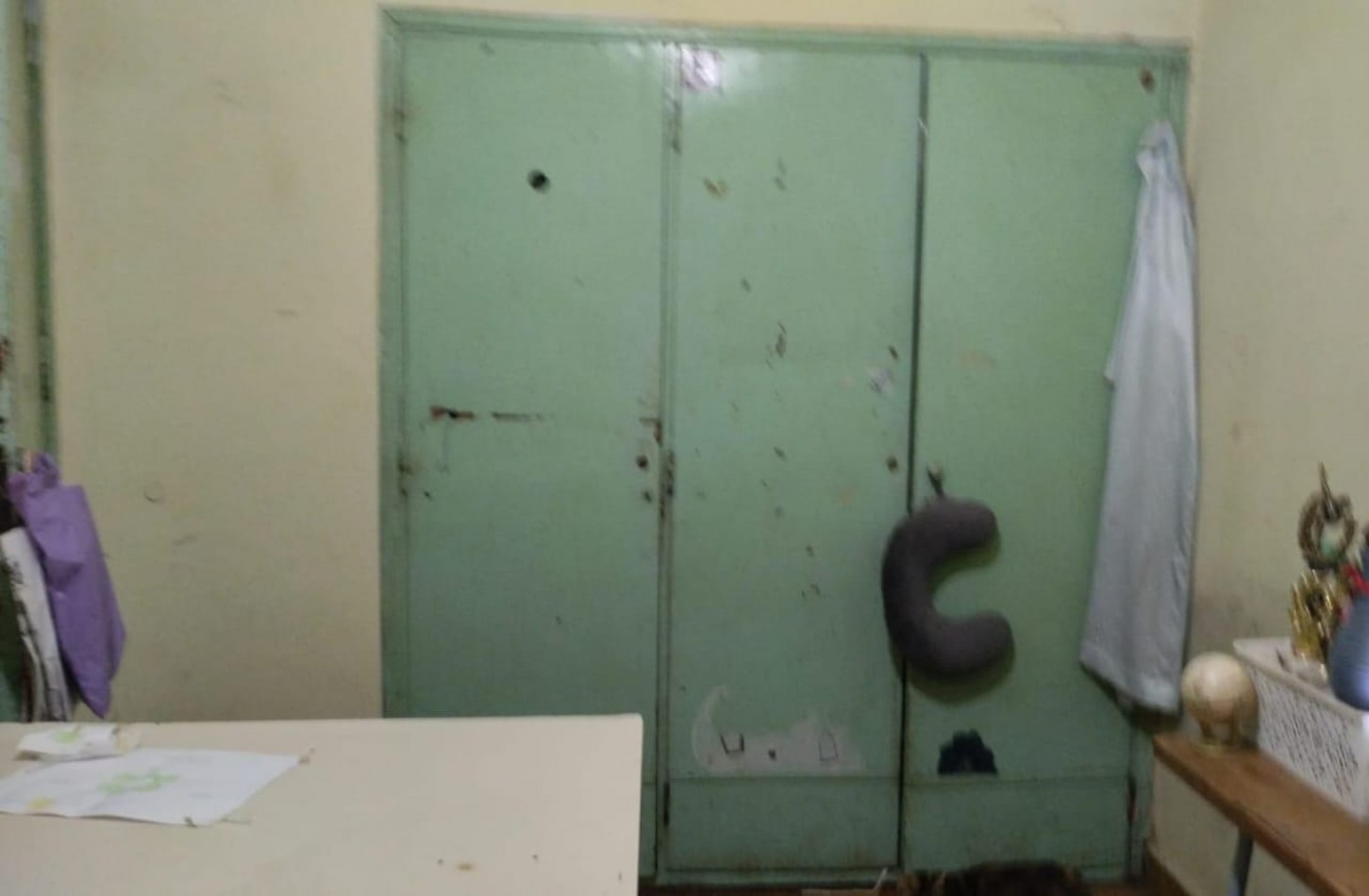 VILLA ADELA, LINDA ZONA, AMPLIA VIVIENDA.-  