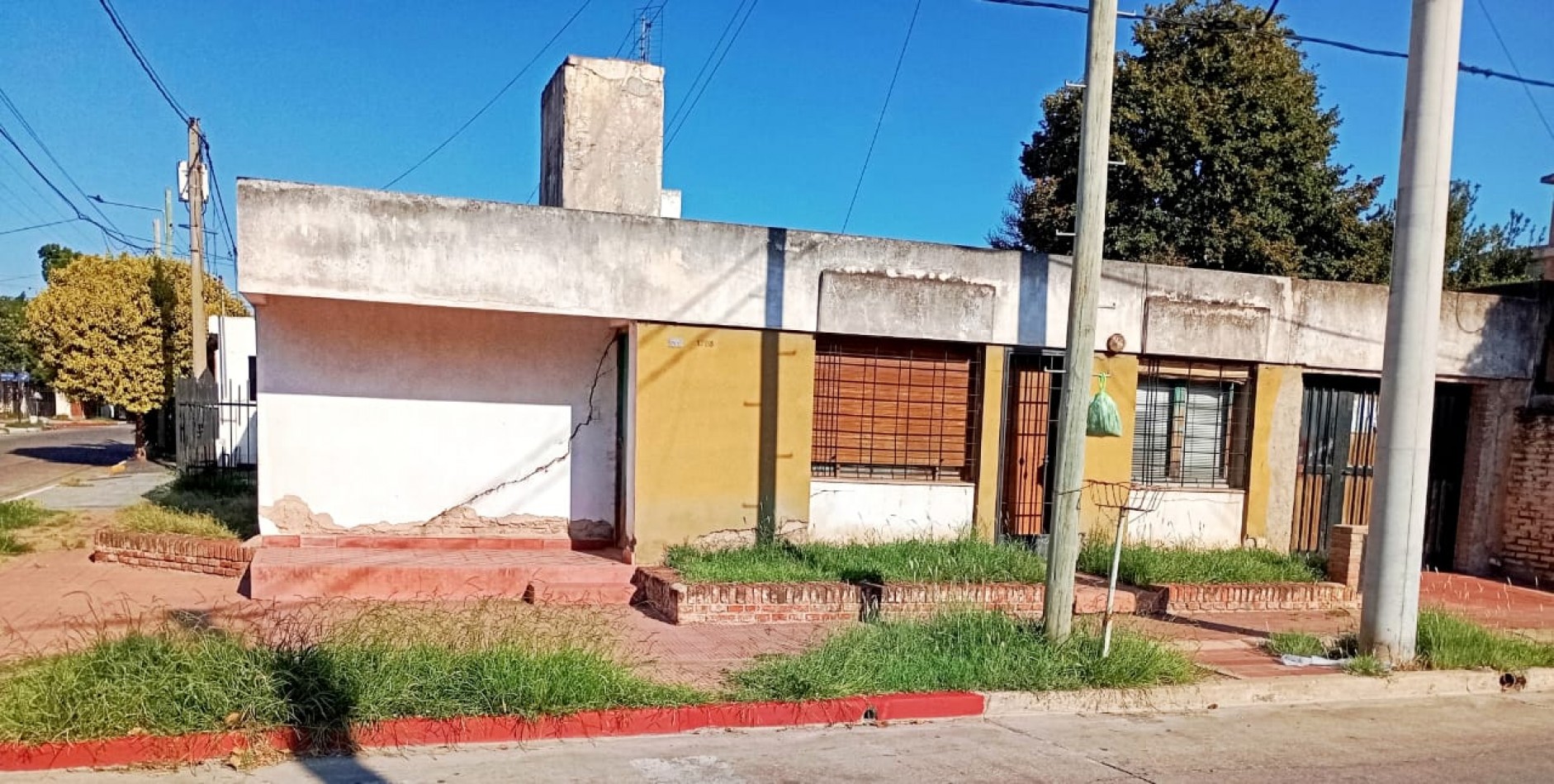 Barrio San Rafael | Oportunidad, Casa Esquina a Reciclar en Venta
