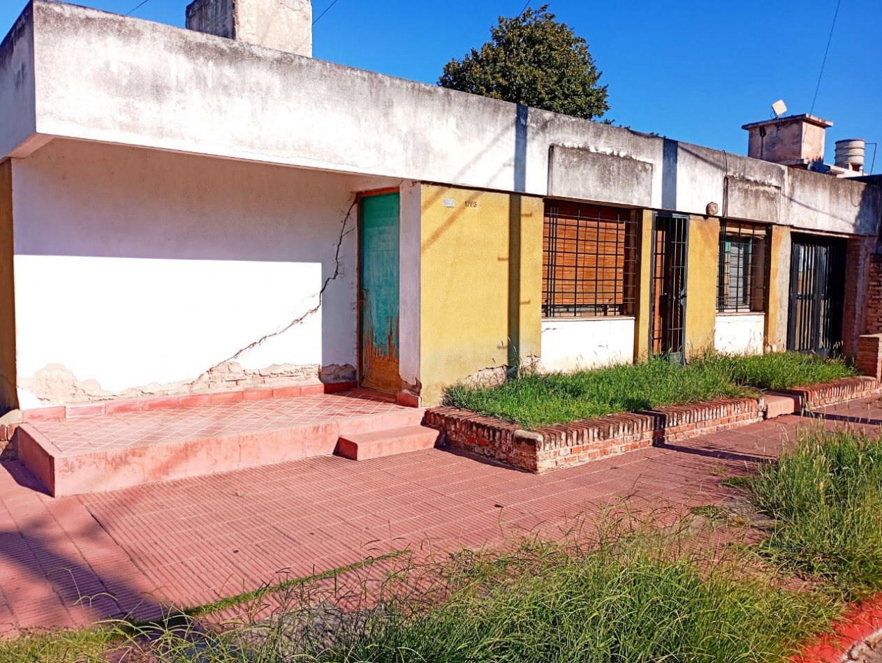 Barrio San Rafael | Oportunidad, Casa Esquina a Reciclar en Venta