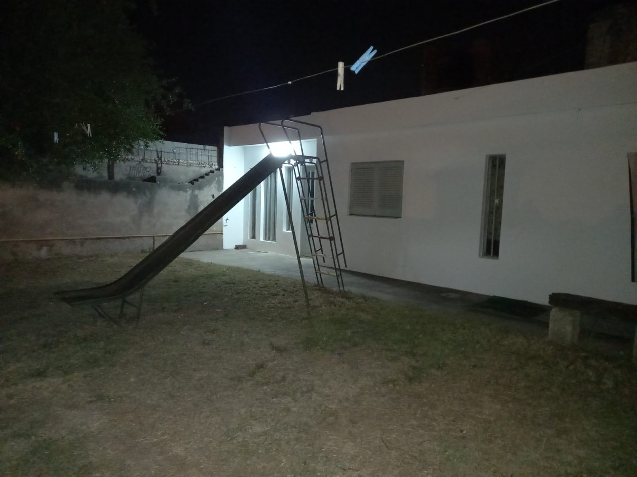 CASA CON DEPARTAMENTO PARA LA VENTA BARRIO LOS PLATANOS, EXCELENTE ENTORNO 