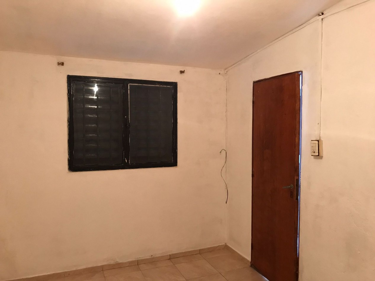 VILLA ADELA, DTO INTERNO CON INGRESO COMPARTIDO.- 