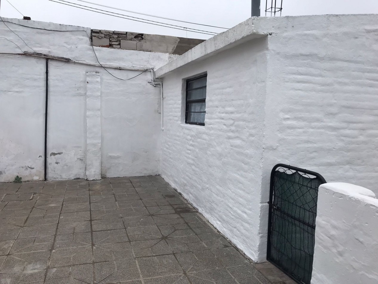 VILLA ADELA, DTO INTERNO CON INGRESO COMPARTIDO.- 