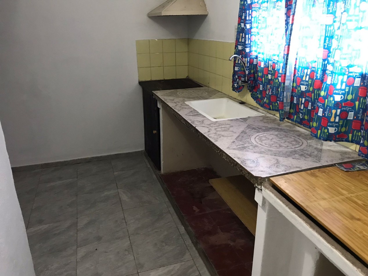 VILLA ADELA, DTO INTERNO CON INGRESO COMPARTIDO.- 