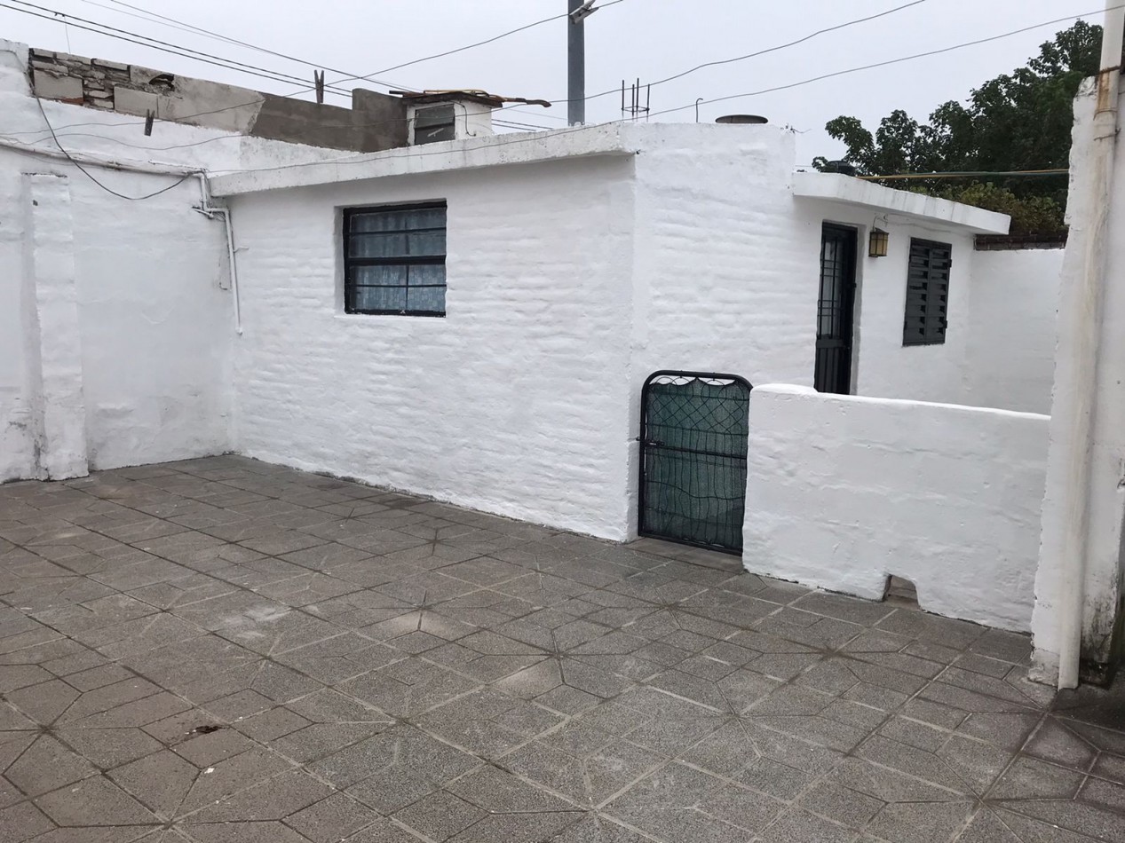 VILLA ADELA, DTO INTERNO CON INGRESO COMPARTIDO.- 