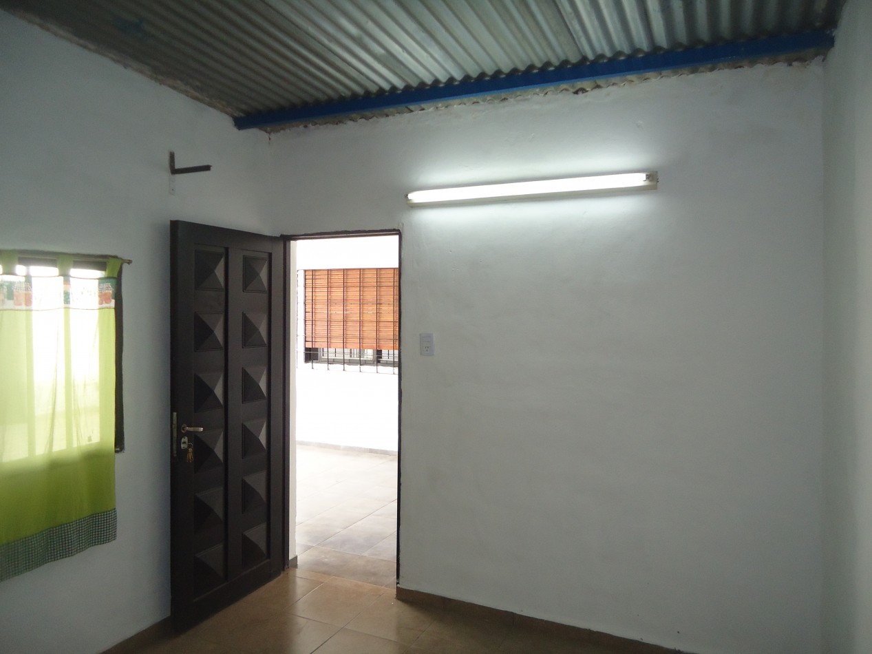 B° AMEGHINO SUR, IMPECABLE VIVIENDA ESQUINA.- ( PROXIMAMENTE) MEDIADOS DE JULIO.- 