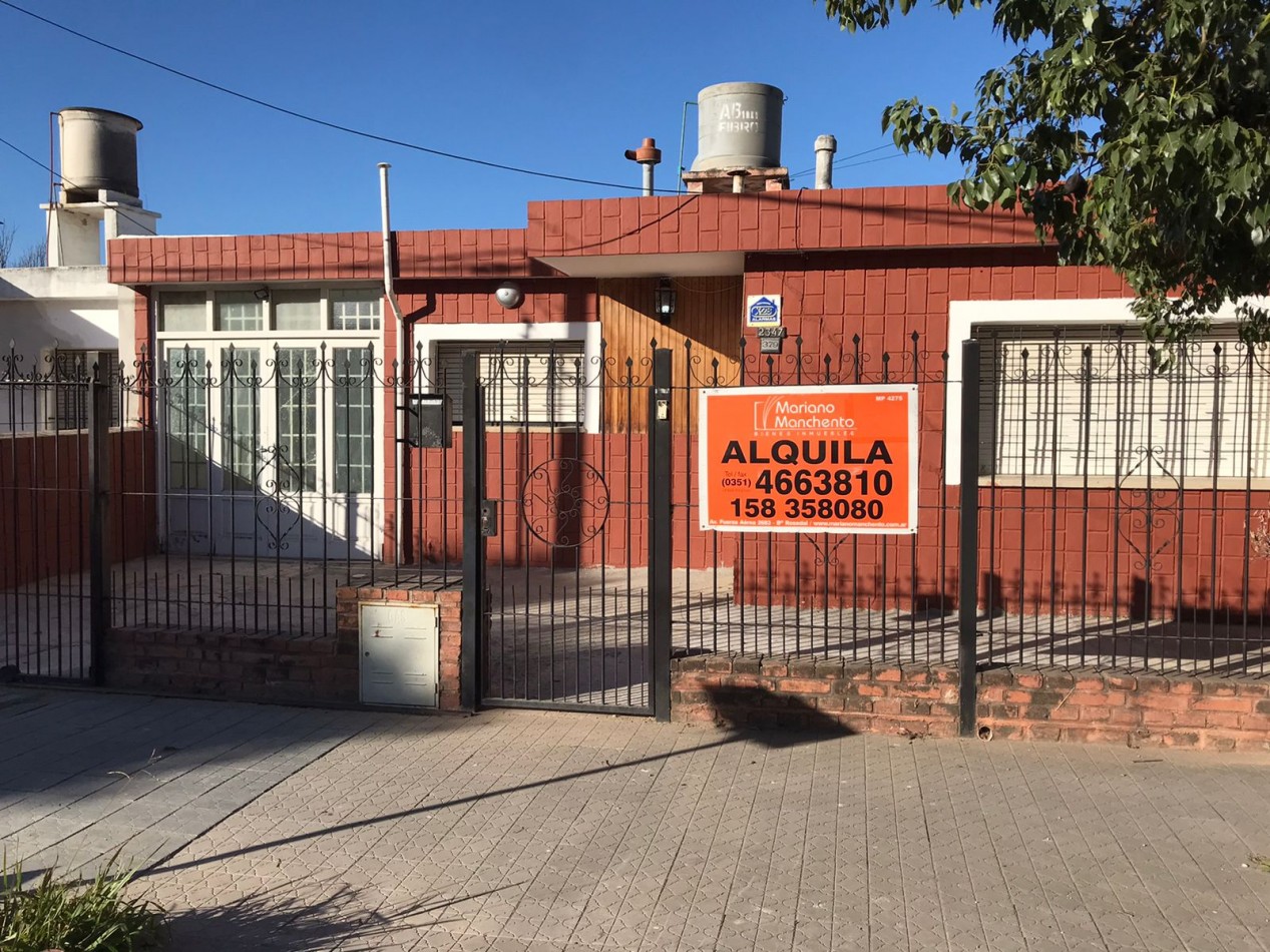 SE ALQUILA CASA ESQUINA CON PEQUEÑO GALPON, BARRIO ATE