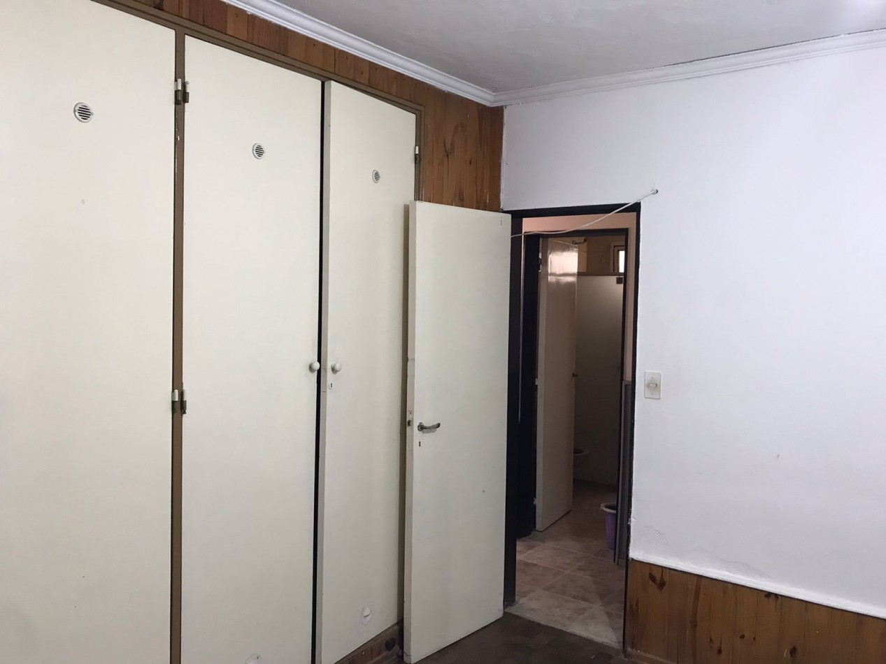 SE ALQUILA CASA ESQUINA CON PEQUEÑO GALPON, BARRIO ATE