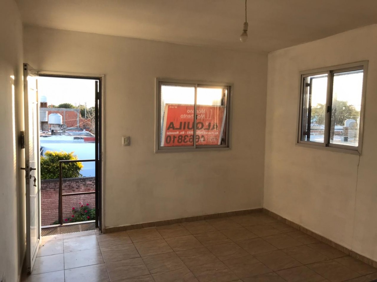 B° VILLA ADELA DEPARTAMENTO PLANTA ALTA ( INGRESO COMPARTIDO) 