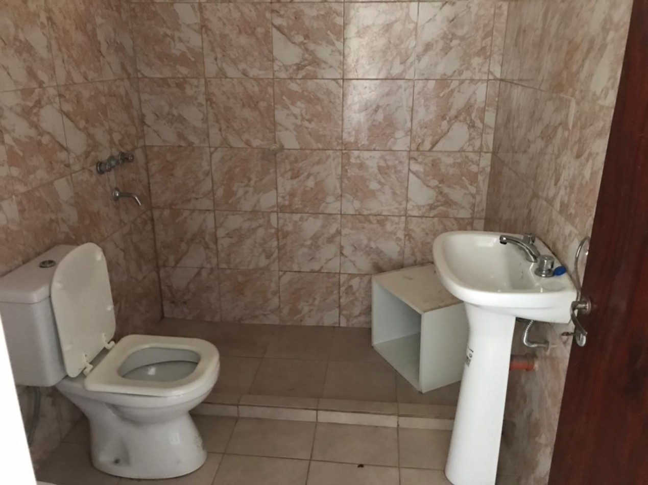 B° VILLA ADELA DEPARTAMENTO PLANTA ALTA ( INGRESO COMPARTIDO) 