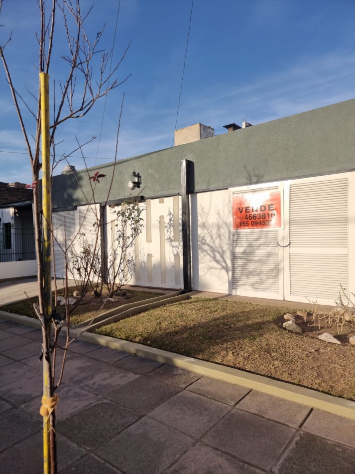 BARRIO AVENIDA, A METROS DE RUTA 20, HERMOSA CADA EN VENTA PARA VIVIR EN FAMILIA