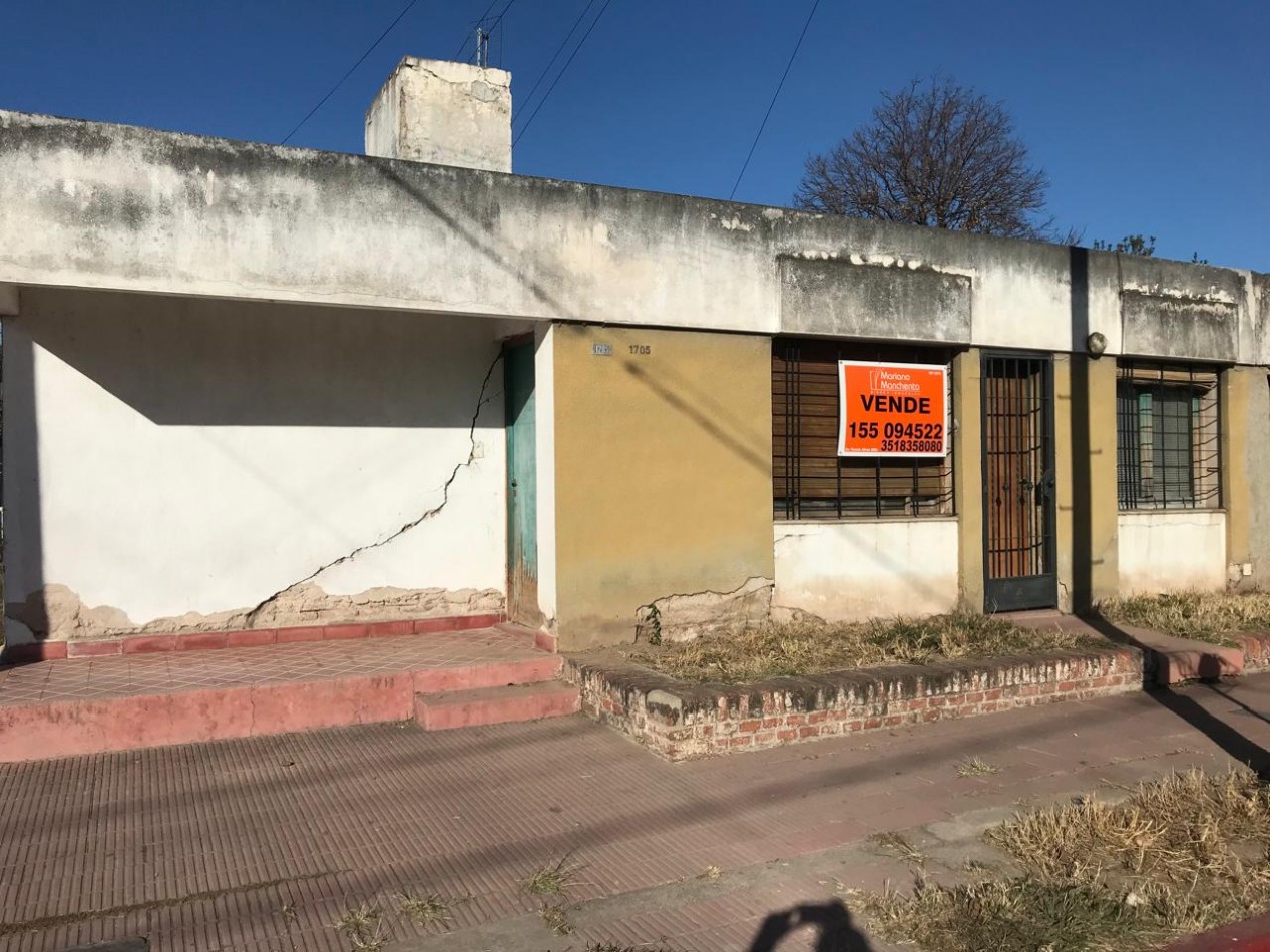 Barrio San Rafael | Oportunidad, Casa Esquina a Reciclar en Venta