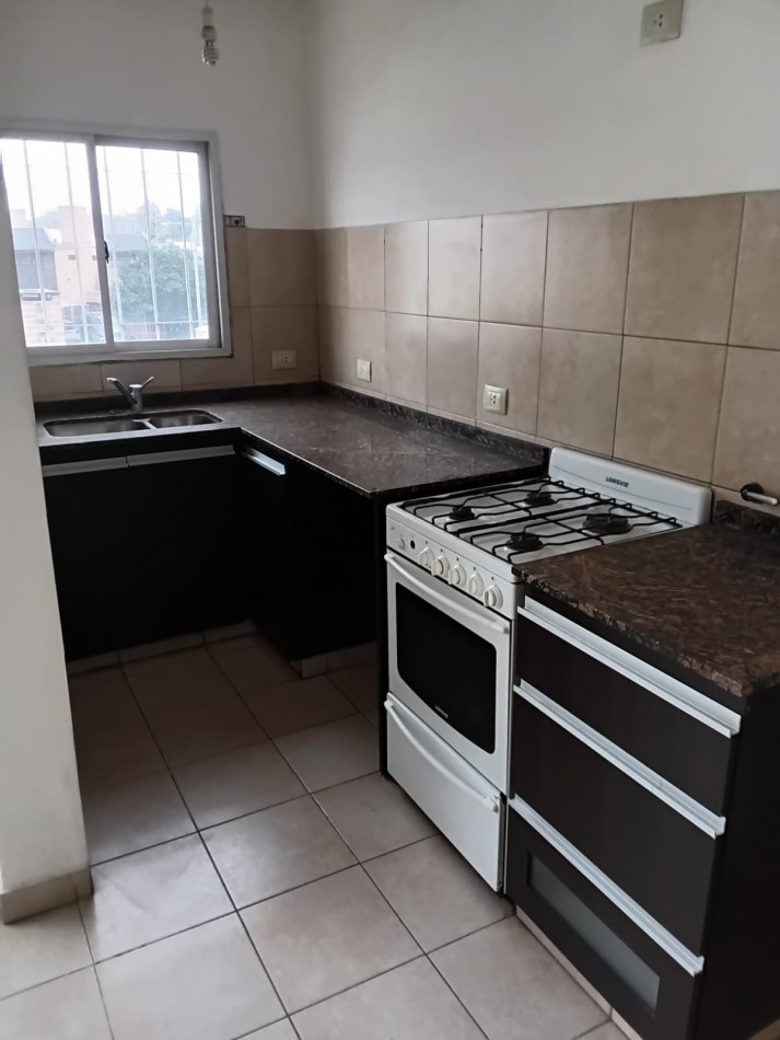 B° PARQUE CAPITAL, DEPARTAMENTO PLANTA ALTA ESTILO LOFT.- 