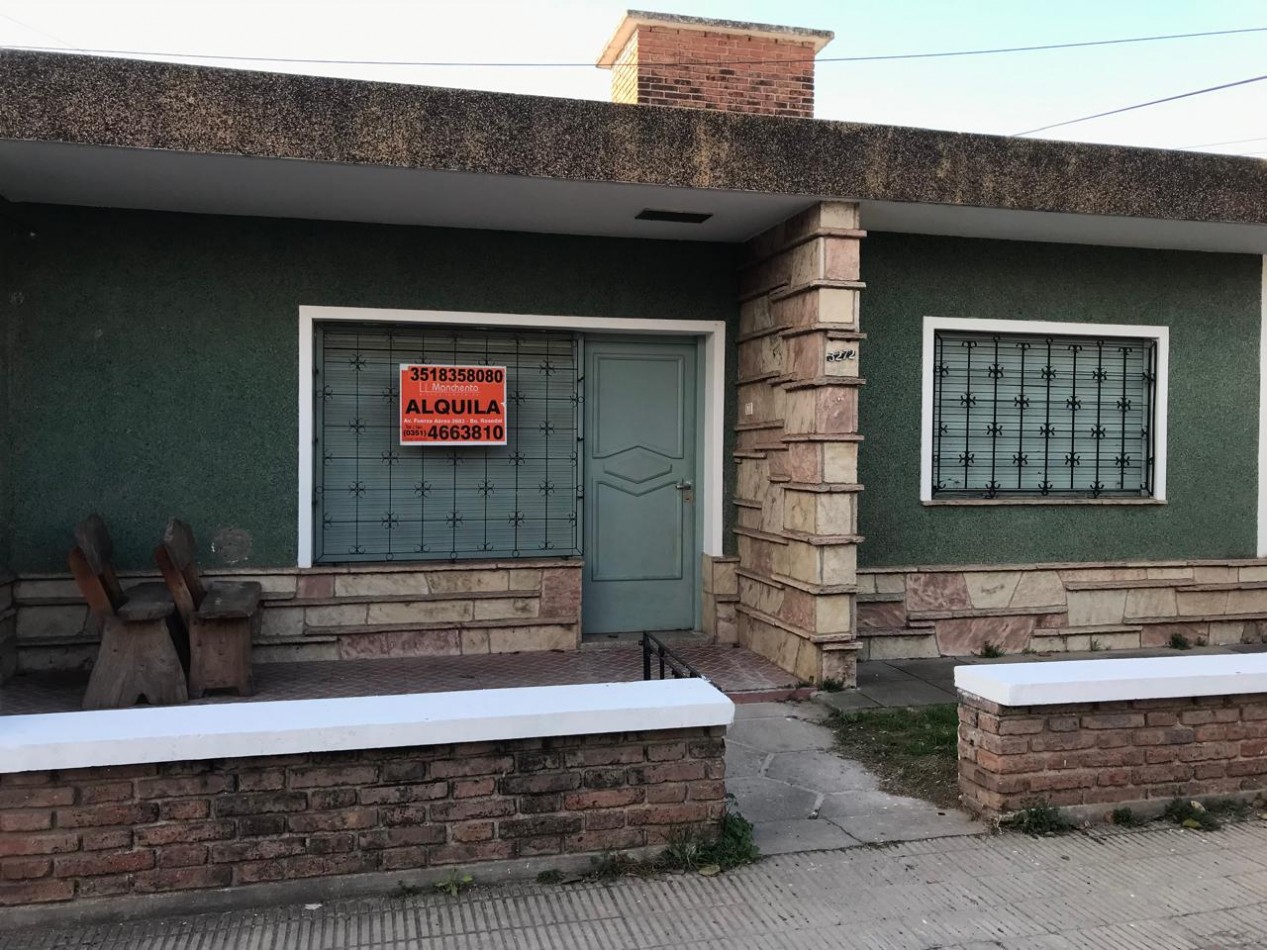 Alto Alberdi, linda zona a dos cuadras de Av. Santa Ana.-