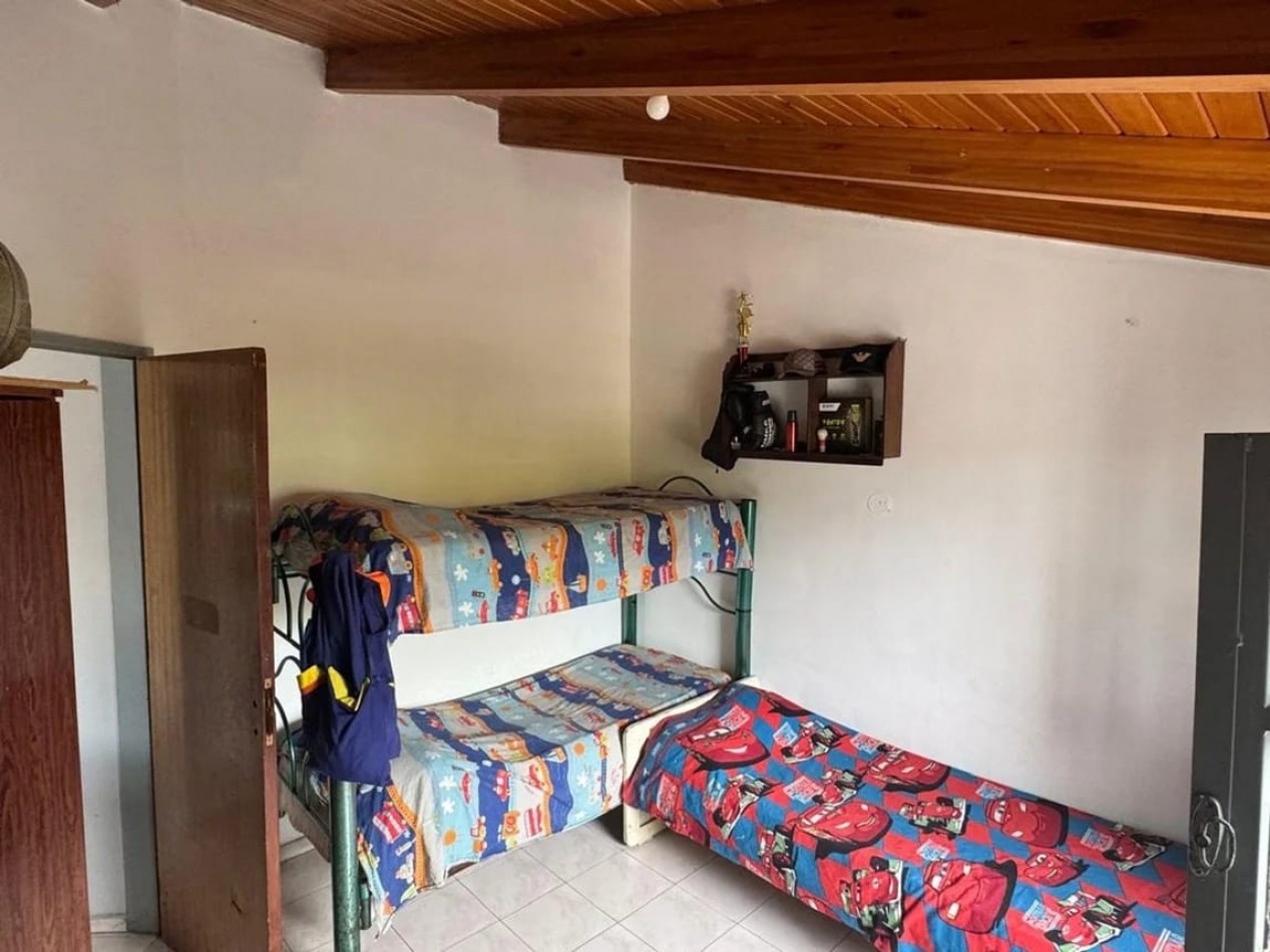 B° Mariano Balcarce, impecable DUPLEX ESQUINA, proximo a ruta 20.-