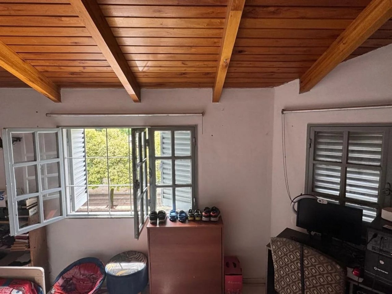 B° Mariano Balcarce, impecable DUPLEX ESQUINA, proximo a ruta 20.-