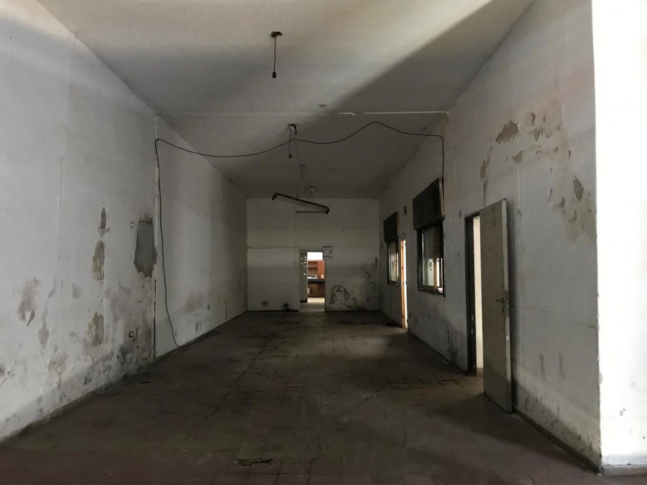 CENTRO SOBRE CALLE SALTA, LINDA ZONA.- 