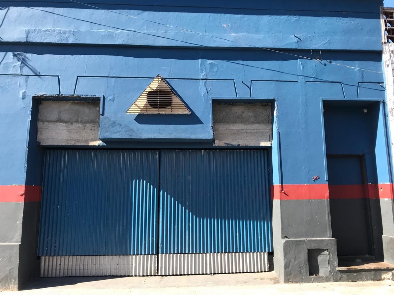 CENTRO SOBRE CALLE SALTA, LINDA ZONA.- 