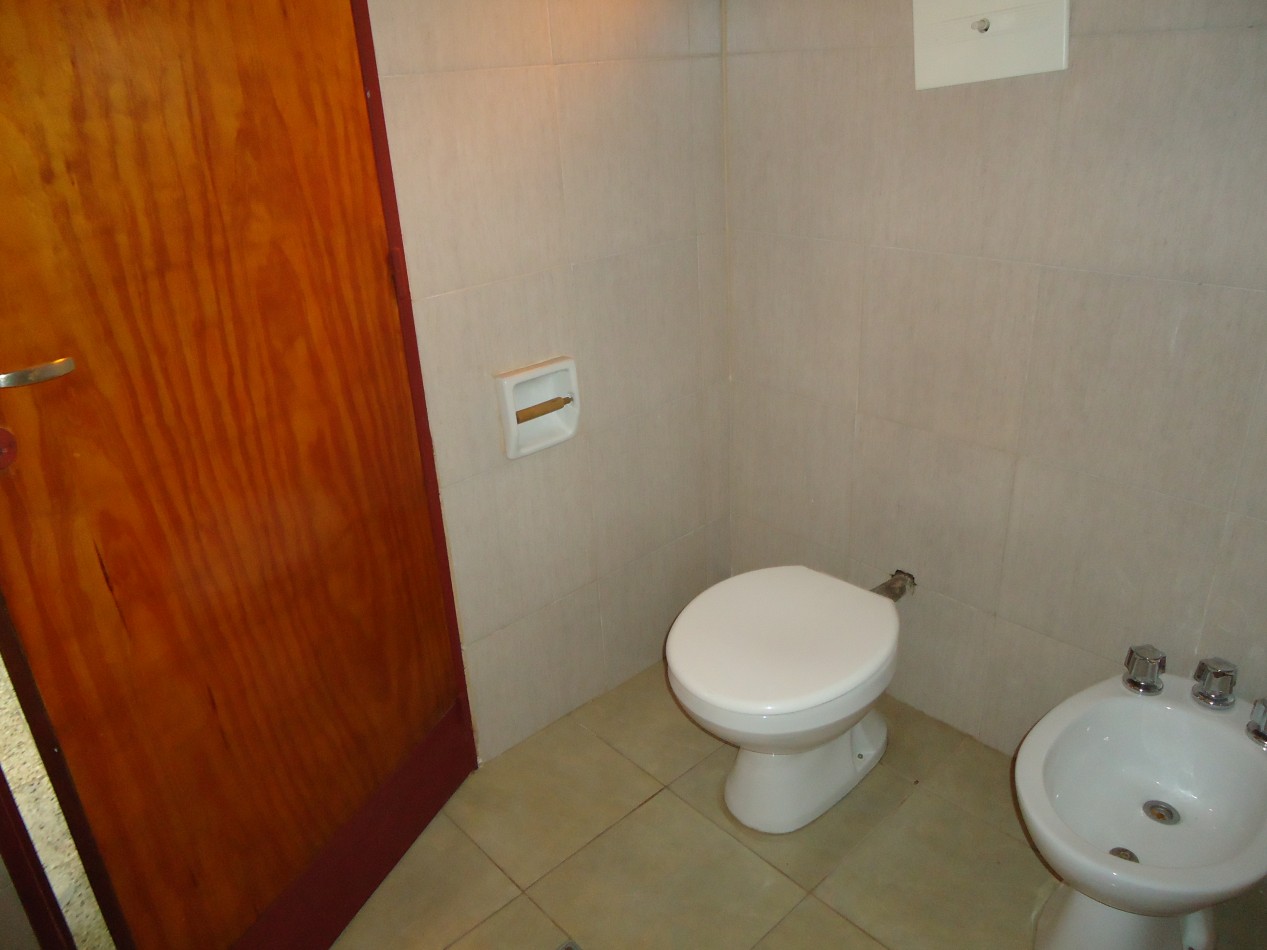 VILLA ADELA, DEPARTAMENTO EXTERNO.-