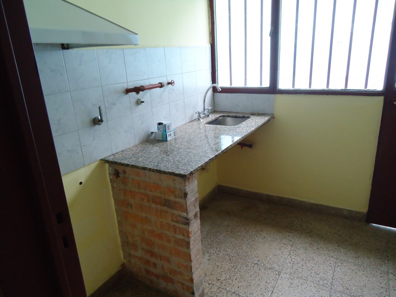 VILLA ADELA, DEPARTAMENTO EXTERNO.-