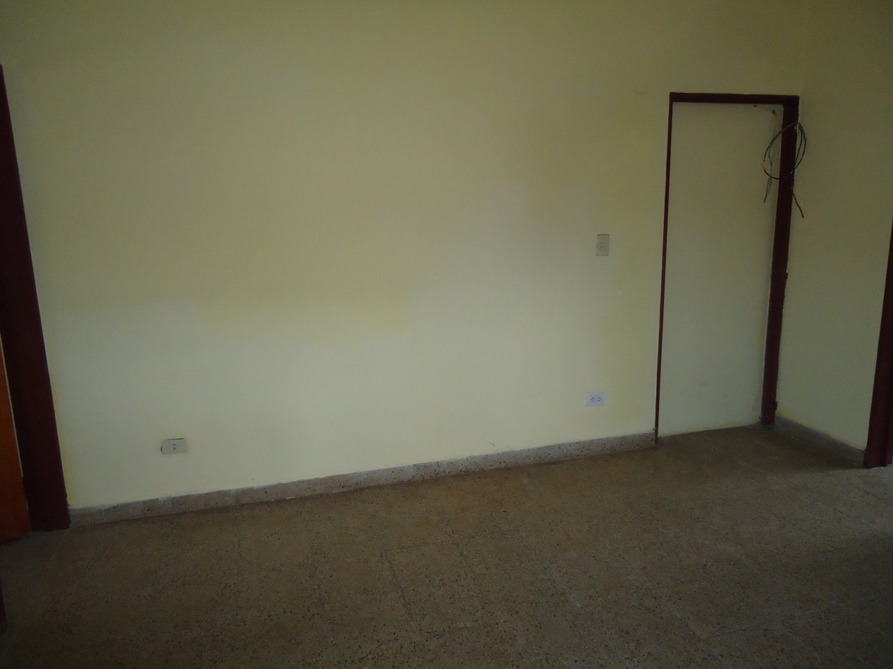 VILLA ADELA, DEPARTAMENTO EXTERNO.-