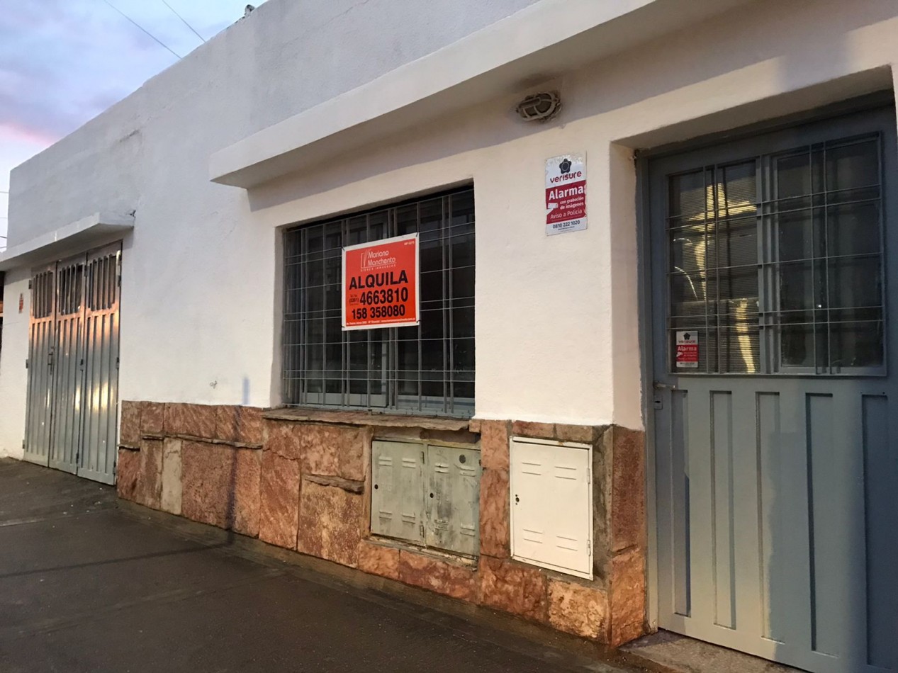 Salon comercial con local, espectacular zona sobre calle cacheuta.- 