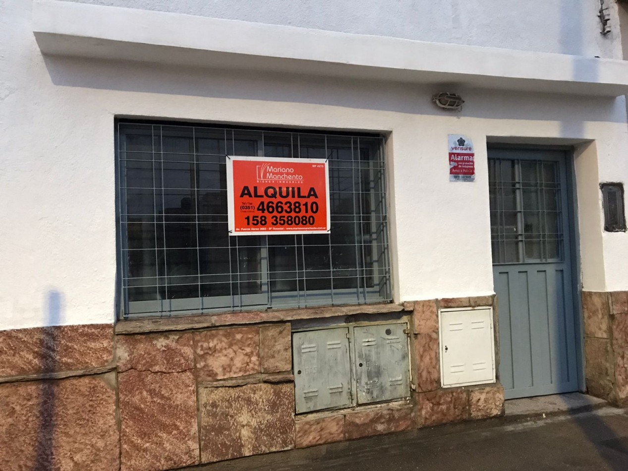 Salon comercial con local, espectacular zona sobre calle cacheuta.- 