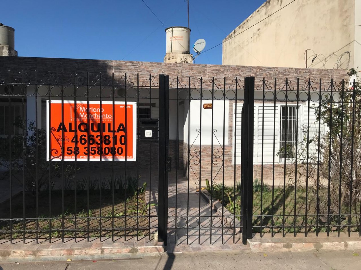 VILLA ADELA, MEJOR ZONA A SOLO UNA CUADRA DE RUTA 20.- IMPECABLE