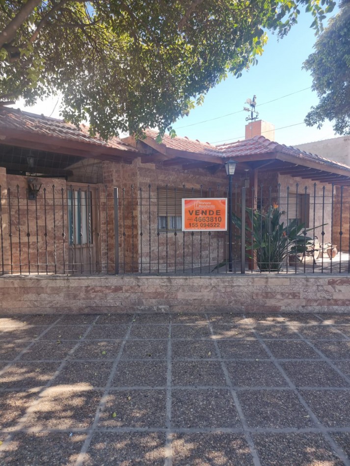 SE VENDE BARRIO ATE, Inversion asegurada: casa + 2 departamentos con potencial de renta