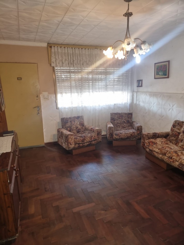 SE VENDE BARRIO ATE, Inversion asegurada: casa + 2 departamentos con potencial de renta