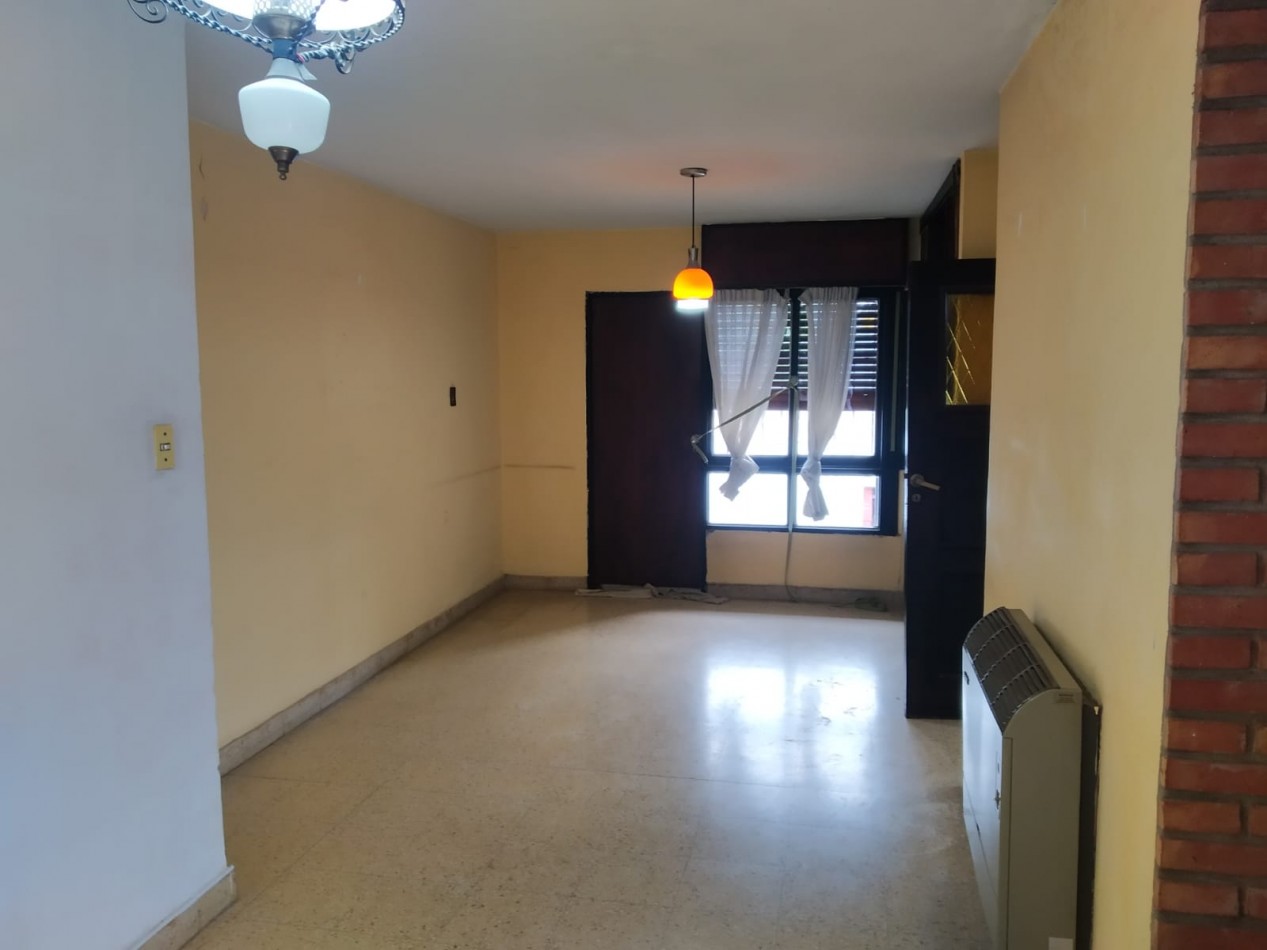 CASA TIPO DUPLEX Bo PARQUE VELEZ SARFIELD, LINDA ZONA