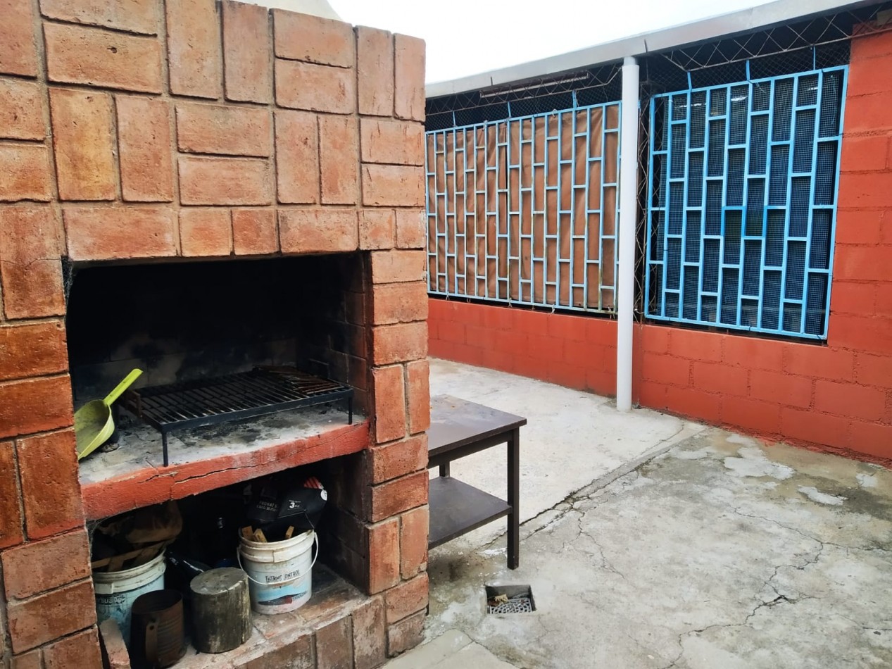 CASA TIPO DUPLEX Bo PARQUE VELEZ SARFIELD, LINDA ZONA