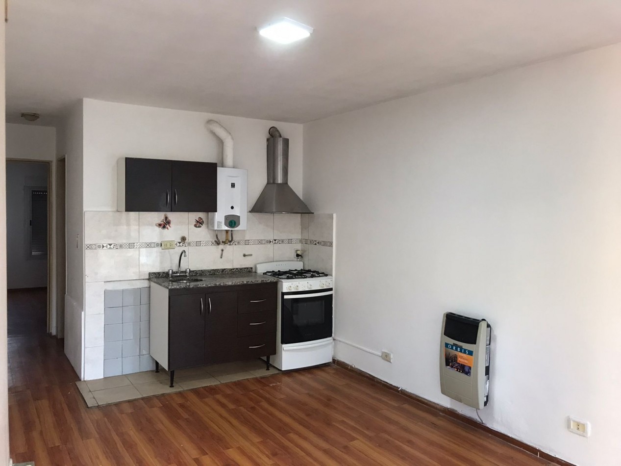 B° Maurizzi, Departamento planta alta, complejo semi cerrado.-  DEPARTAMENTO